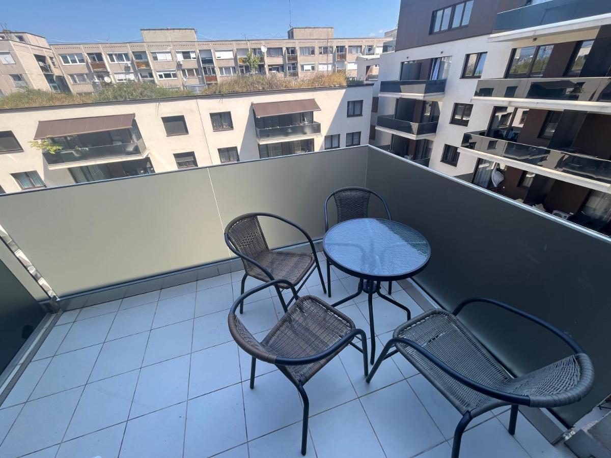 Mega Sale - Book Now - Corvin Royal Apartments Budapest Exterior foto